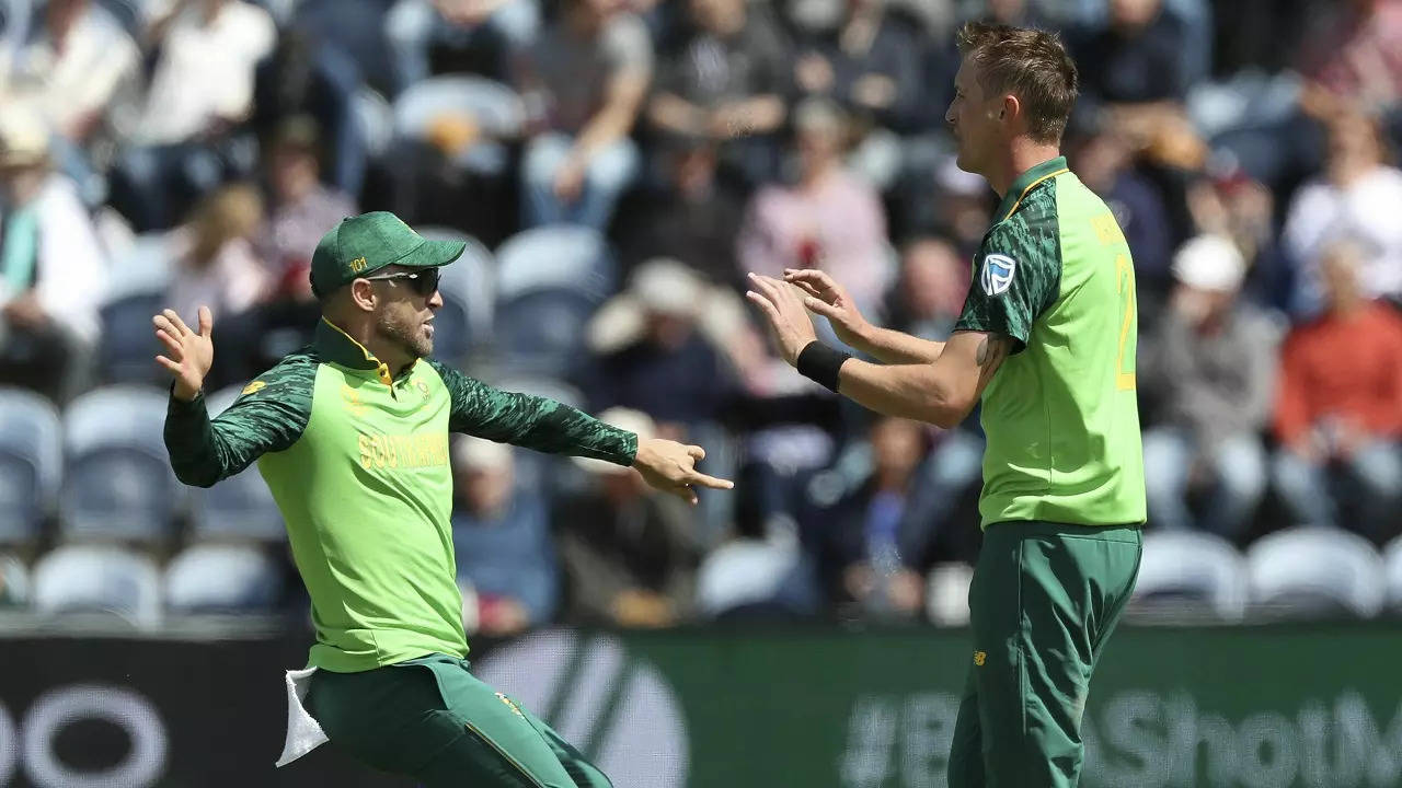 Retired Faf du Plessis Considering Comeback In International Cricket