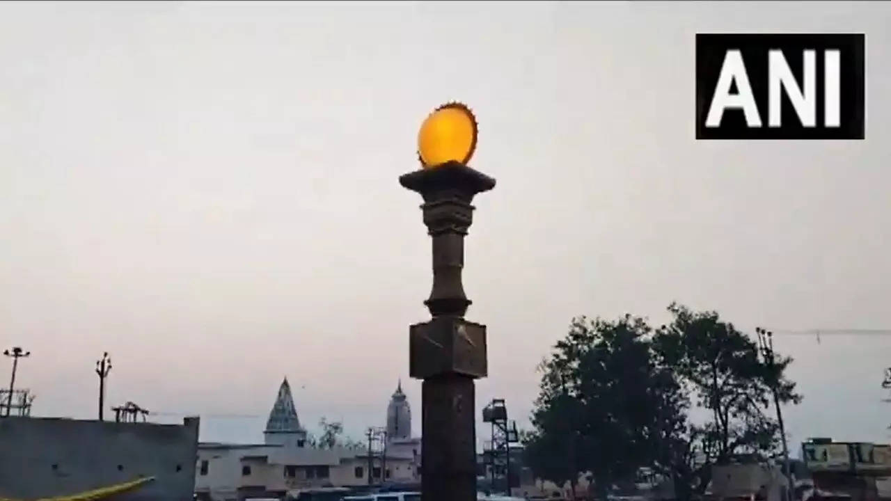 Surya Stambh, Ayodhya Ram Mandir