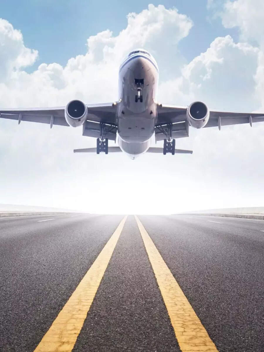 horn in aeroplane, is there horn in aeroplane, why do airplanes have