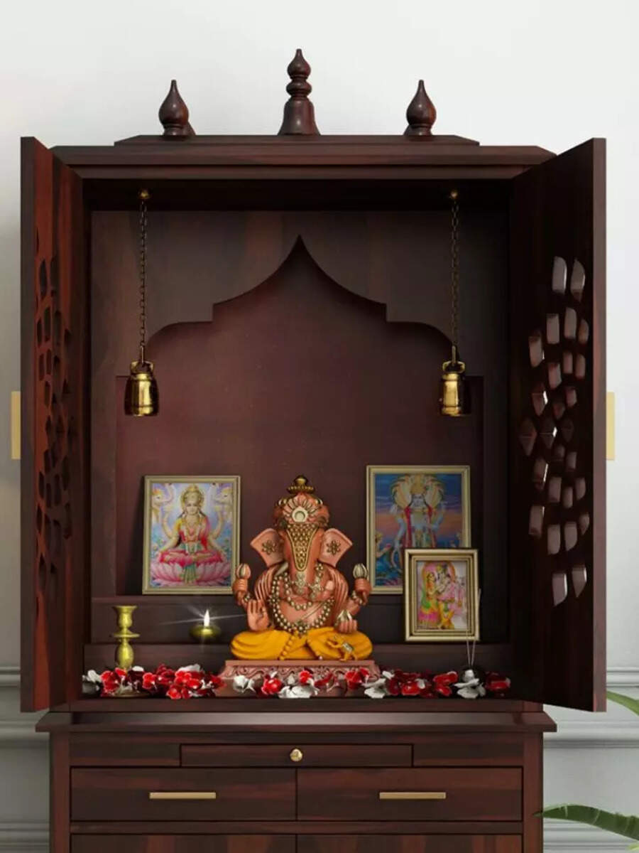 Why We Should Not Keep Knife In Home Temple Vastu Tips घर के मंदिर में