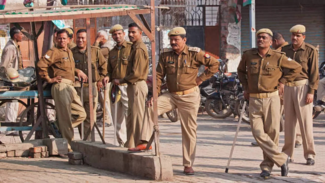 Noida police