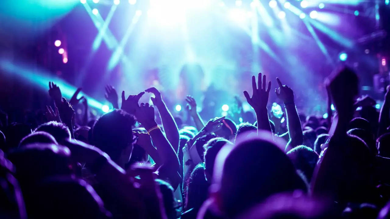 Maharashtra Police raided Rave Party Detained 95 People and Seized Drug in Thane