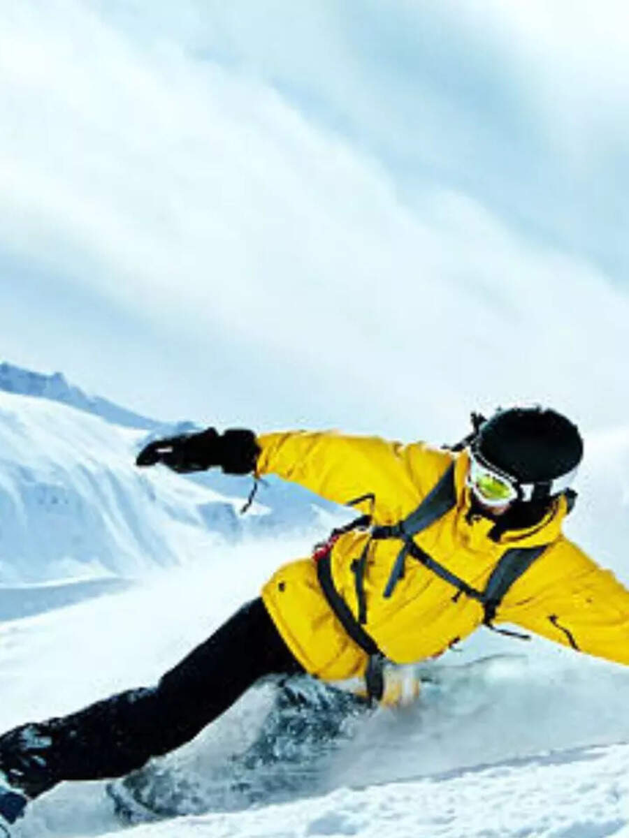 Why the color of Snow is White not green or blue know here knowledge