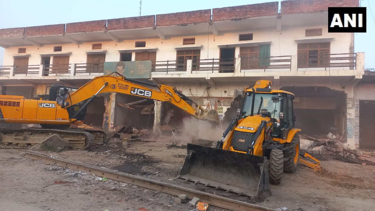 ​Bulldozer Action in UP, Kannauj House Demolition, Kannauj News, Kannauj Latest News, Kannnauj Hindi News, Kannauj News Today