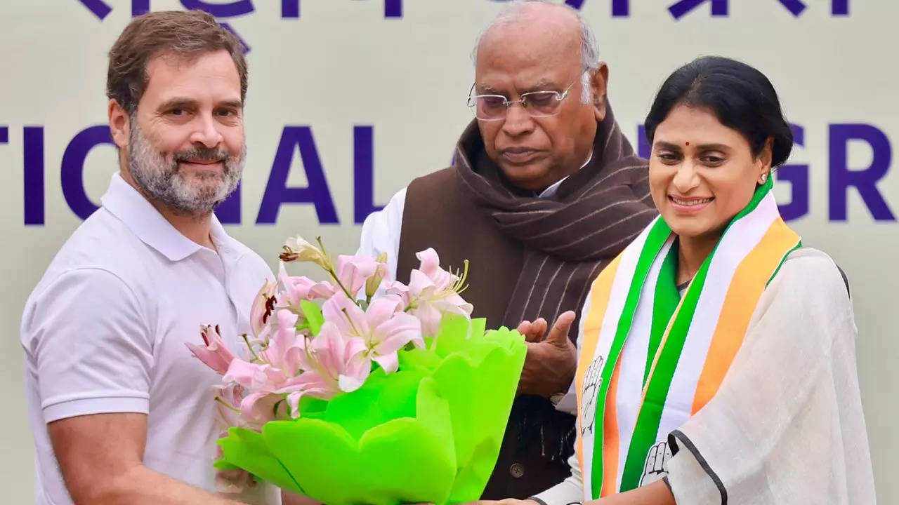 sharmila joins congress