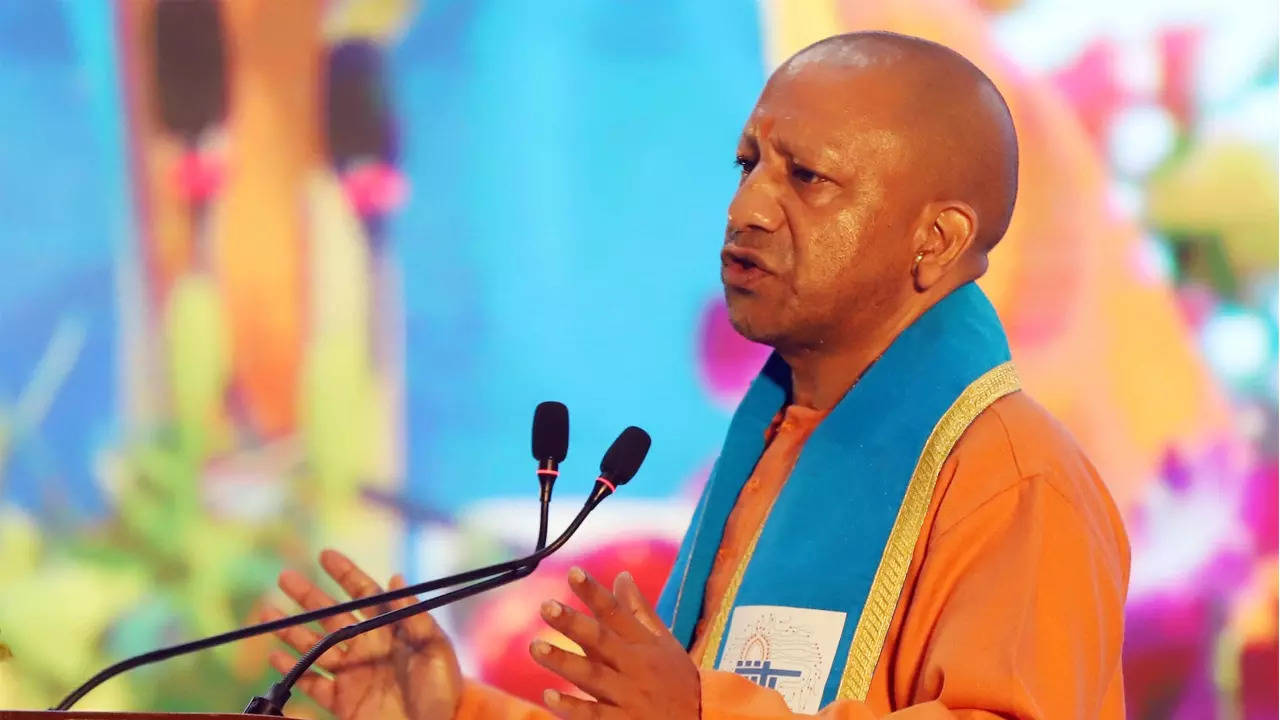 CM yogi in IIIT Convocation