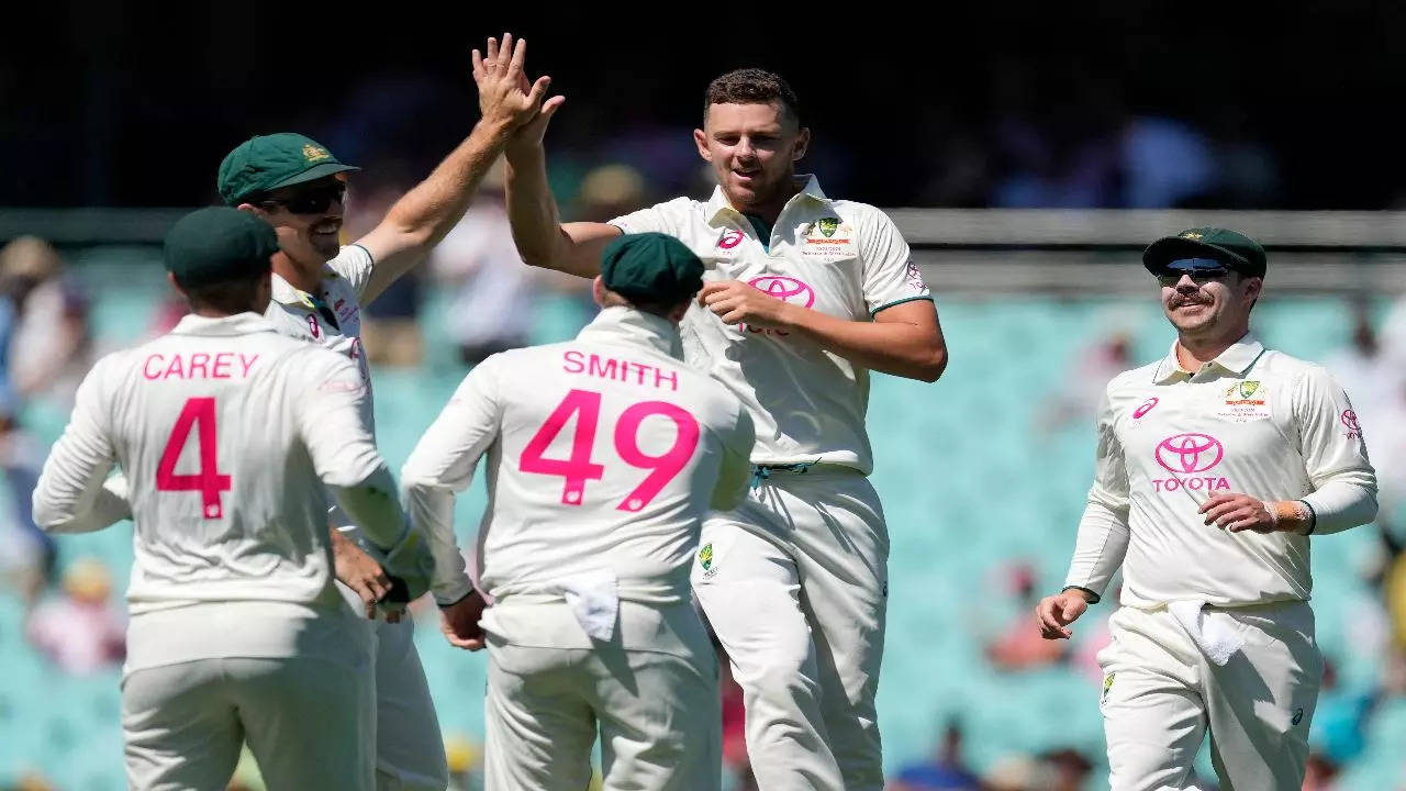 PAK vs AUS Josh Hazlewood