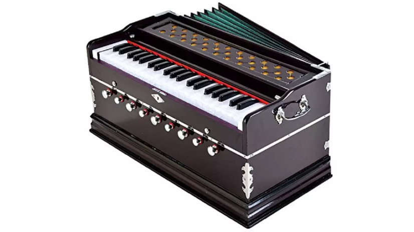 Best Harmoniums: Experience Premium Finishing and Sound