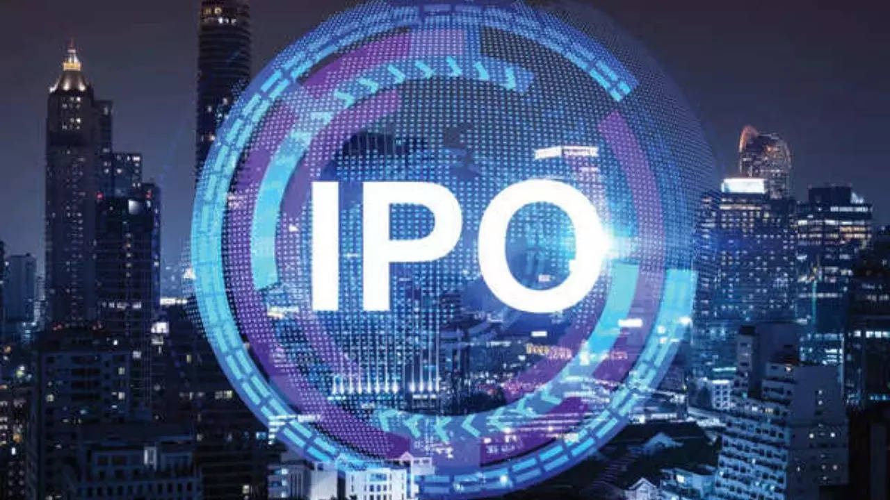 Maxposure IPO: 33 रुपये के प्राइस वाले मैक्सपोजर IPO की ग्रे मार्केट में धूम, 15 जनवरी से मिलेगा निवेश का मौका