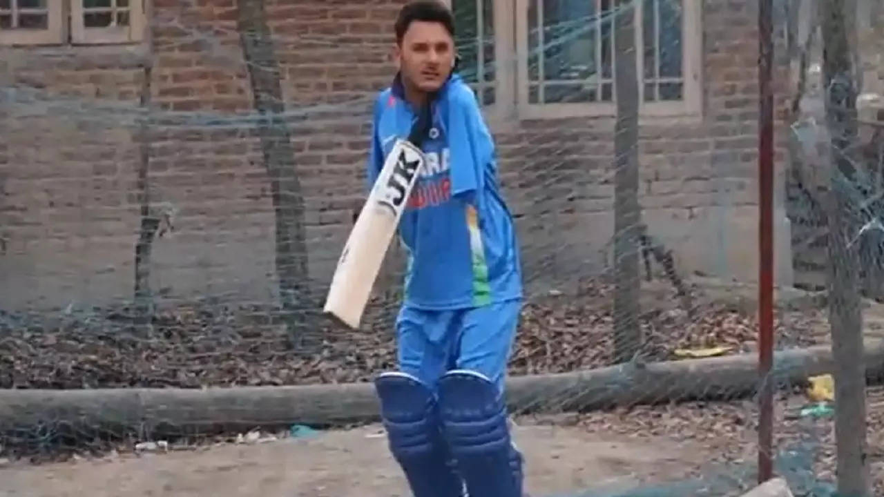 Amir Hussain Lone Batting Video, Para Cricketer Inspirational Video