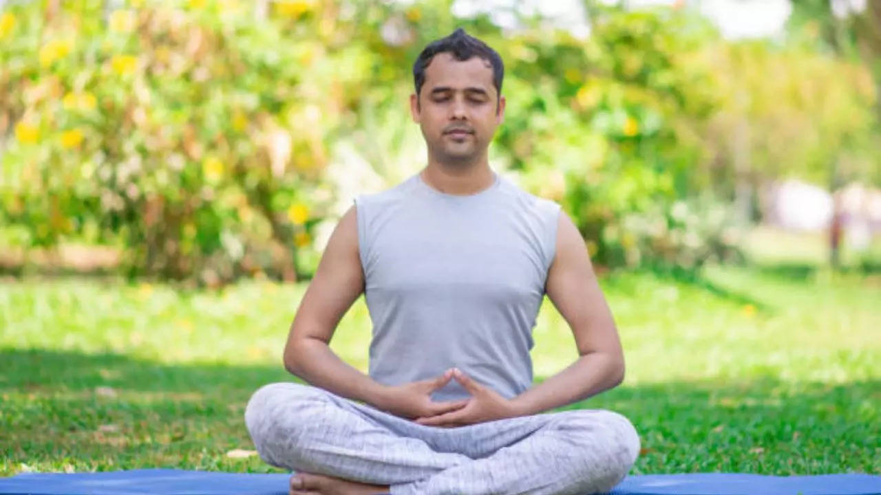 YOGA ASANAS TO IMPROVE EYE SIGHT - Chaitanya Wellness Yoga Academy