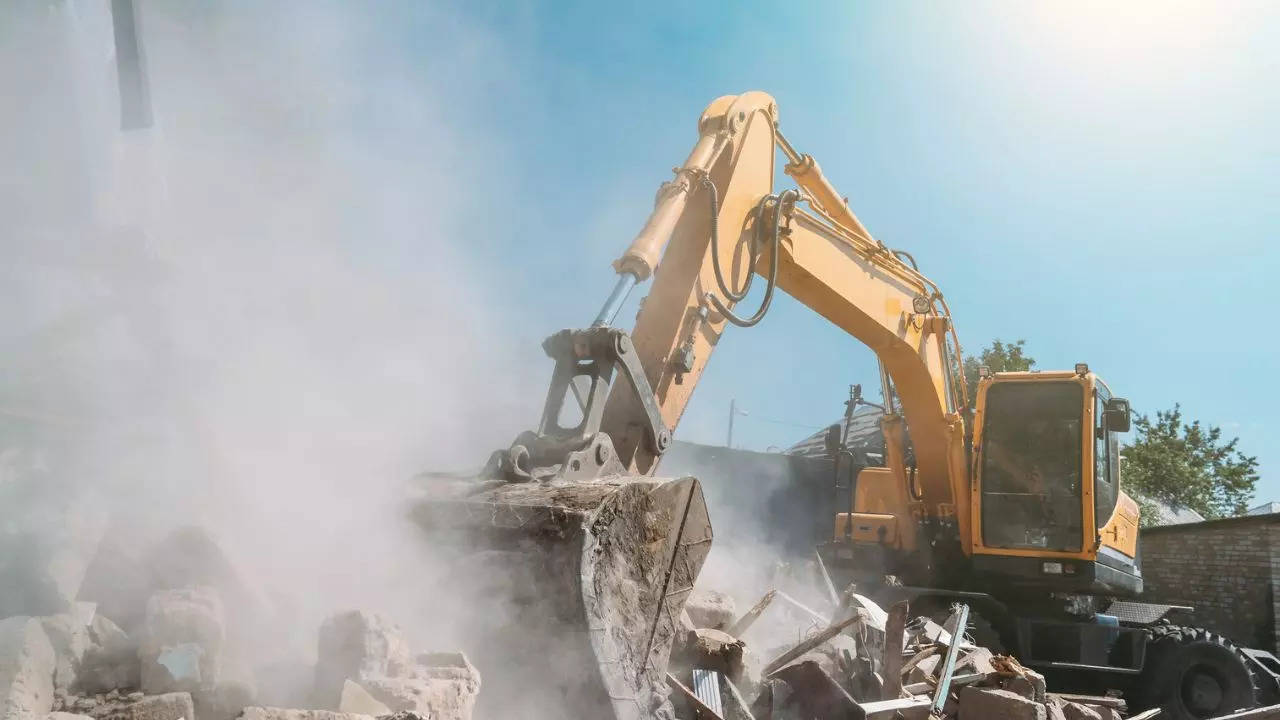 Illegal Construction Demolished on Around 43 thousand Square Meters Land in Greater Noida