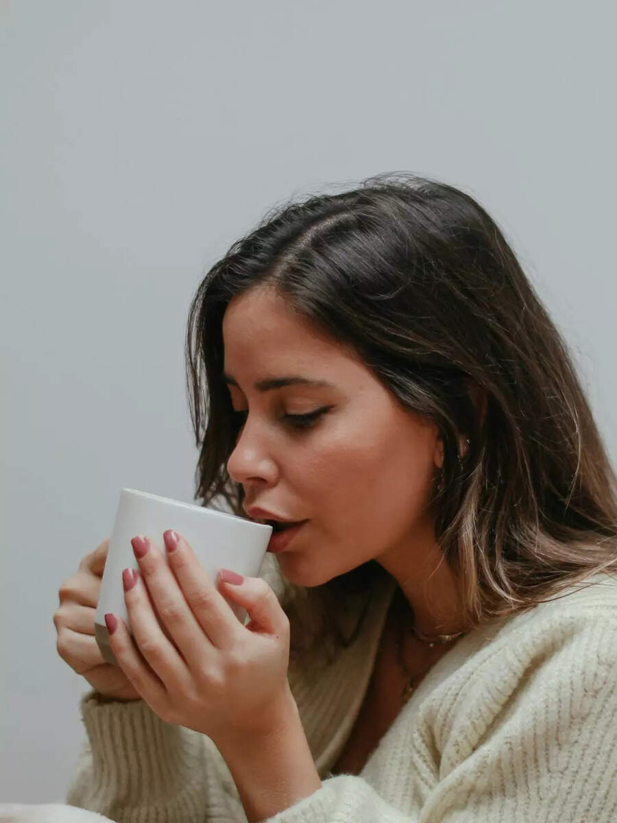 Drinking tea on an empty stomach can cause stomach diseases रिकाम्या