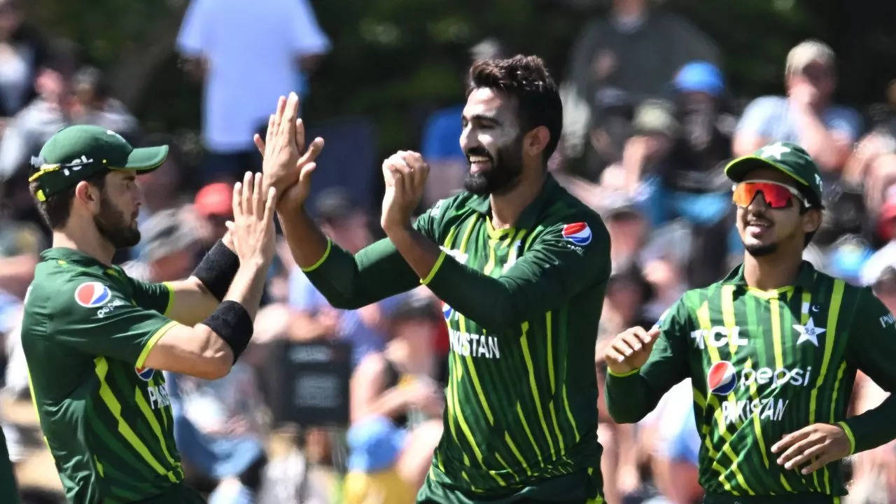 Iftikhar Ahmed, Iftikhar Ahmed Most Wickets, Iftikhar Ahmed Three wickets against New Zealand, Pakistan defeated New Zealand, Pakistan vs New Zealand, PAK vs NZ, NZ vs PAK 5th T20 Match, Cricket News in Hindi, Cricket News, Sports News in Hindi,