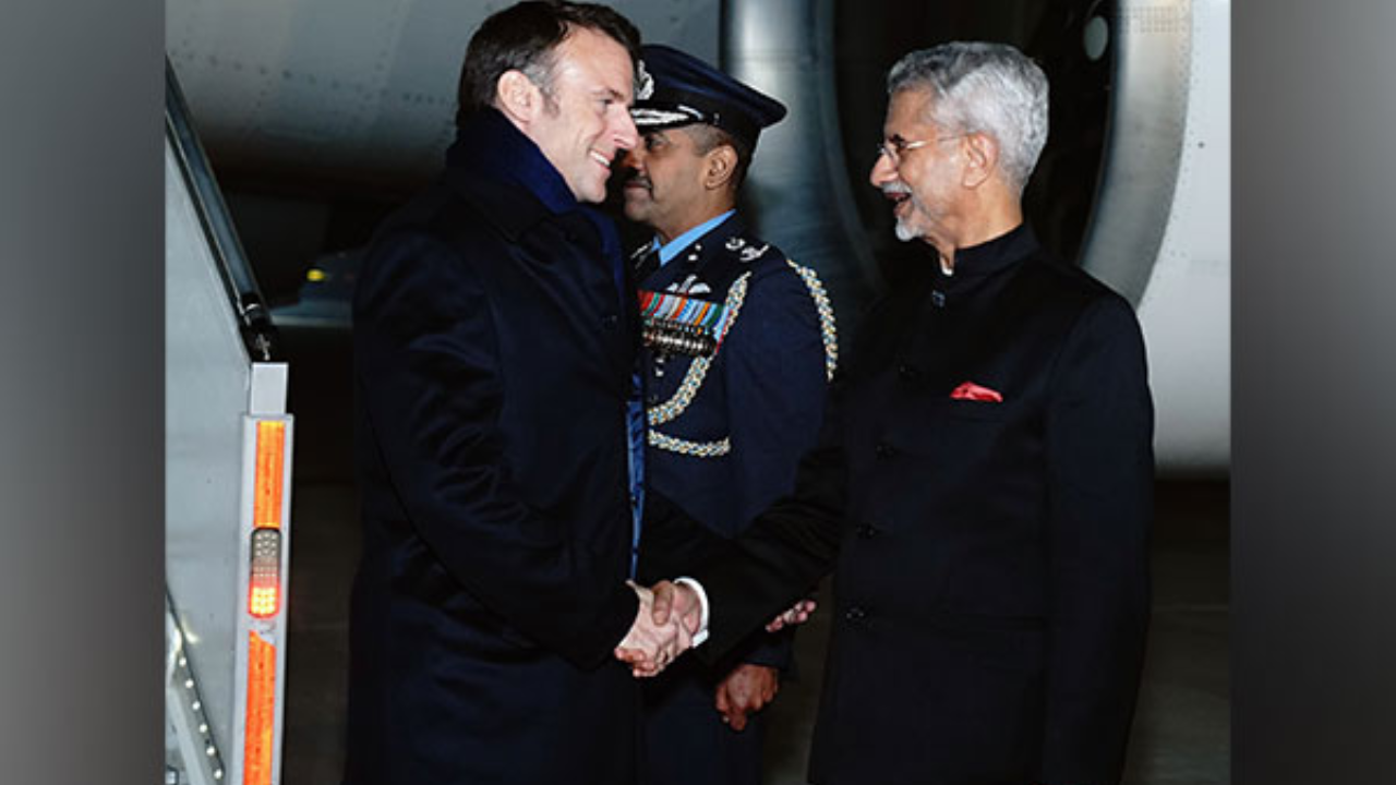 Macron in India