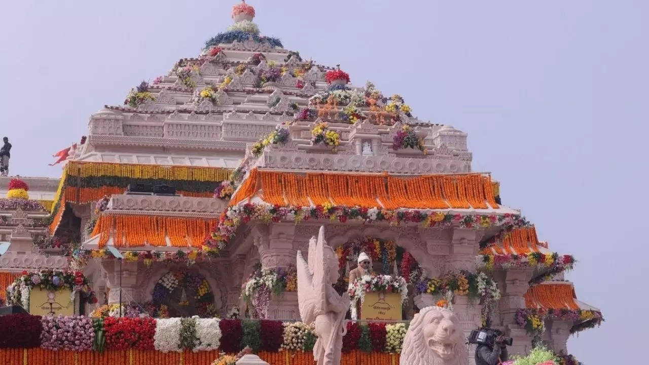 Ayodhya Shri Ram Janmabhoomi Kshetra Trust Providing Free Stay Food Water Locker and Wheelchair Service for Devotees