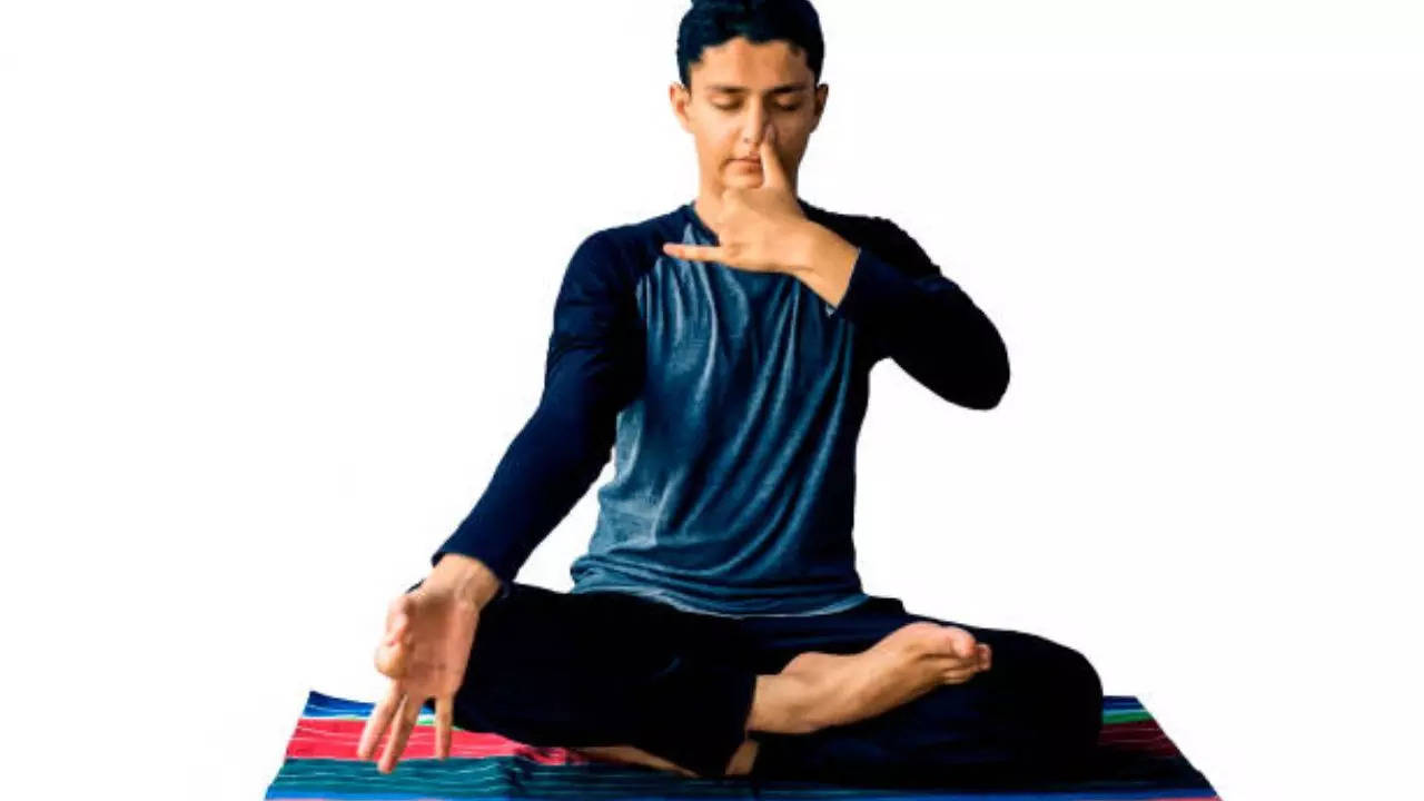 Yoga for Asthma: Symptoms, Causes, How to cure? How yoga helps and poses to  try - Himalayan Yoga Association (Yoga Ashram)