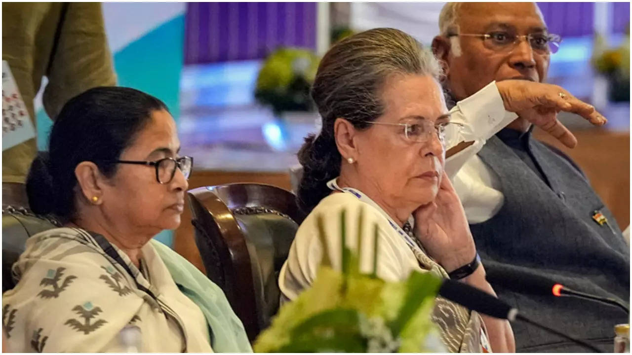 Mamata Banerjee- Sonia Gandhi