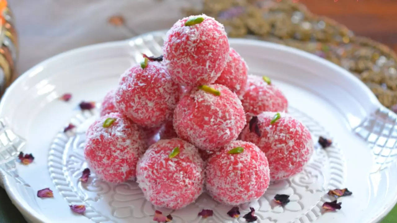 rose day special coconut rose laddu recipe step by step in hindi 