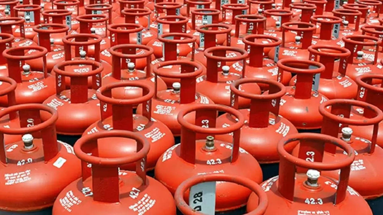 LPG cylinder: LPG सिलेंडर की नहीं होगी छेड़छाड़,  क्यूआर कोड से मिलेंगे ग्राहकों को ये फायदे