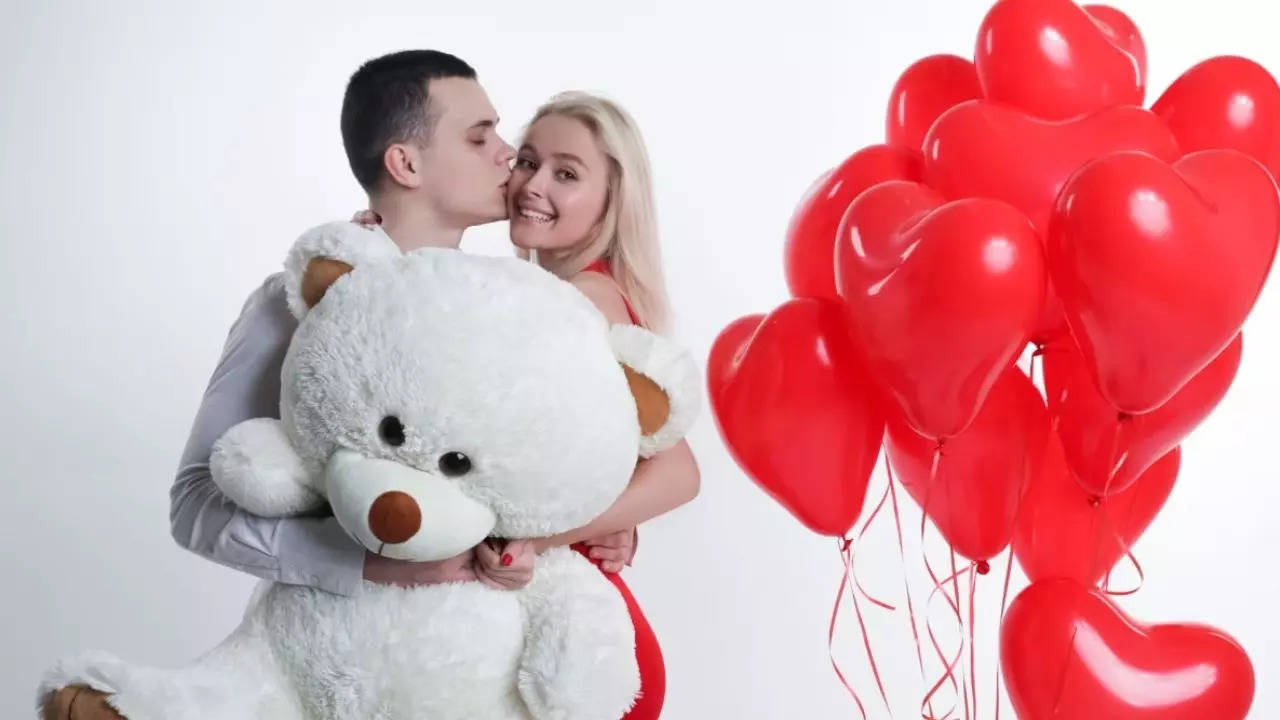 Teddy Day 2024 Gift Ideas For Partner Significance Of Different Colours   107558474 