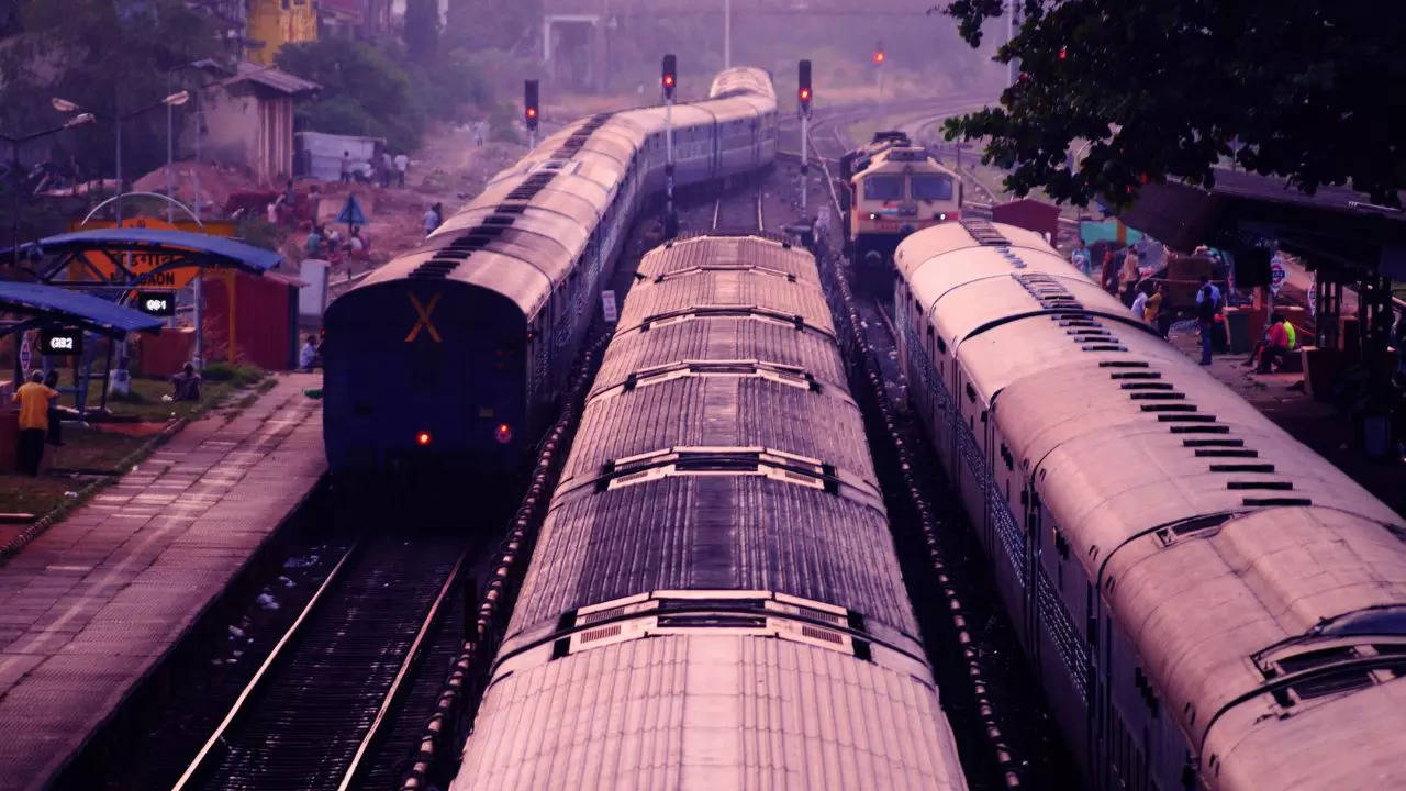 Mumbai Train Cancelled