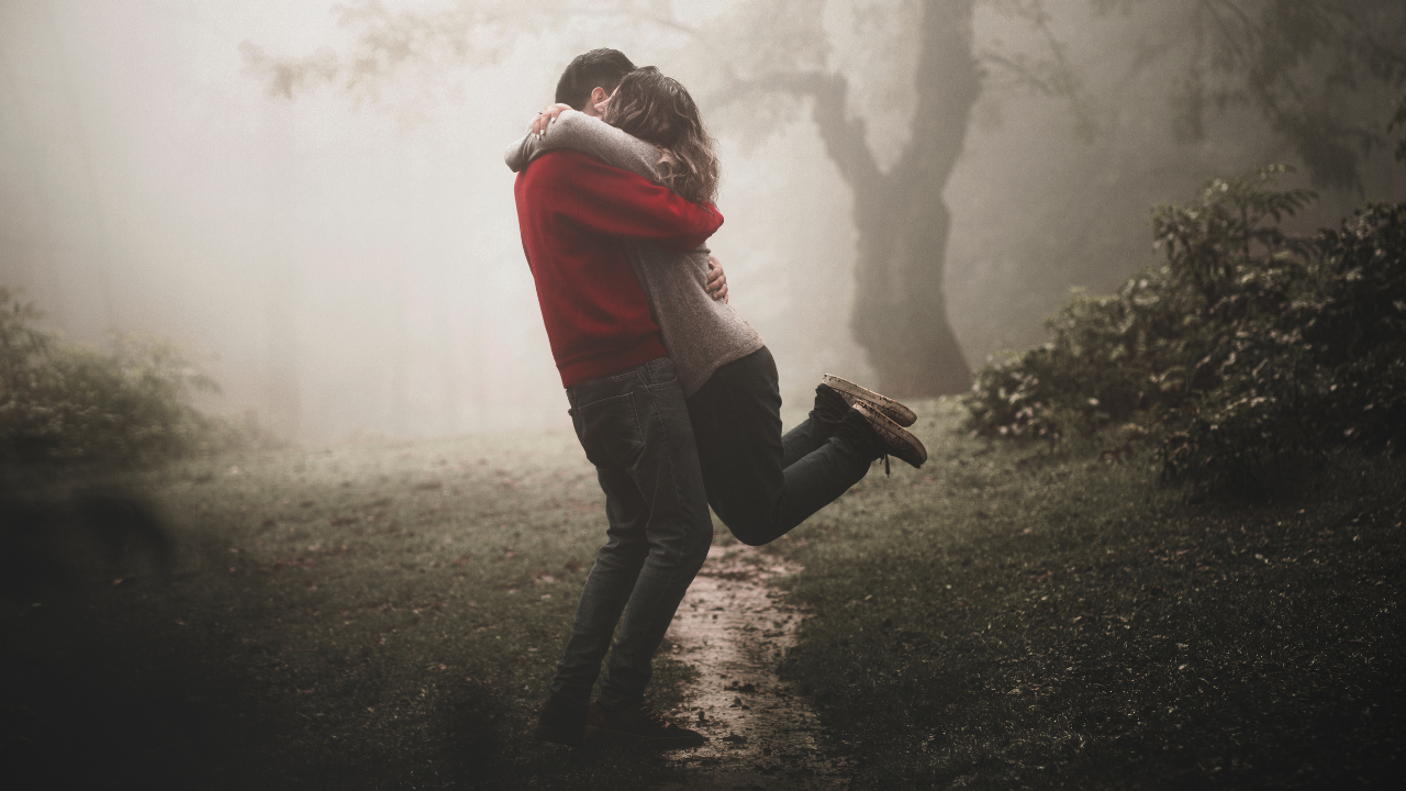 Happy hug day quotes, good morning hug day shayari, valentines week list