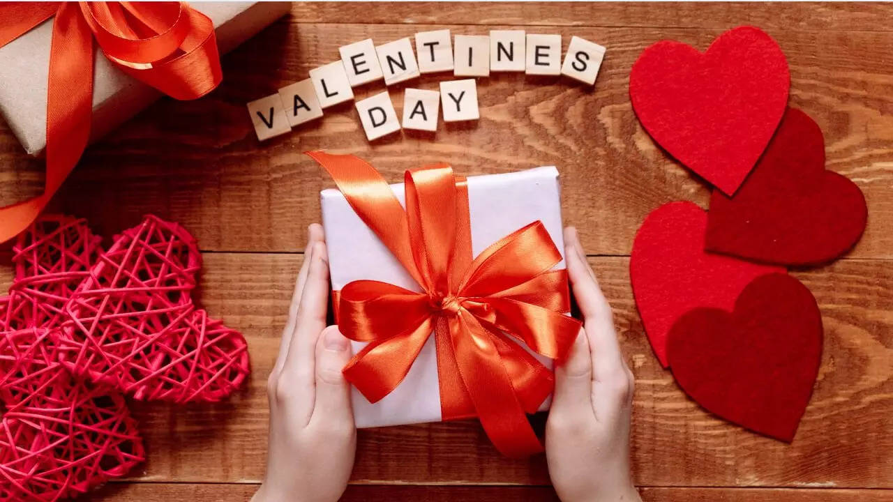 Valentines Day Wishes 2024: Gift Ideas, Images, Quotes & Romantic Messages