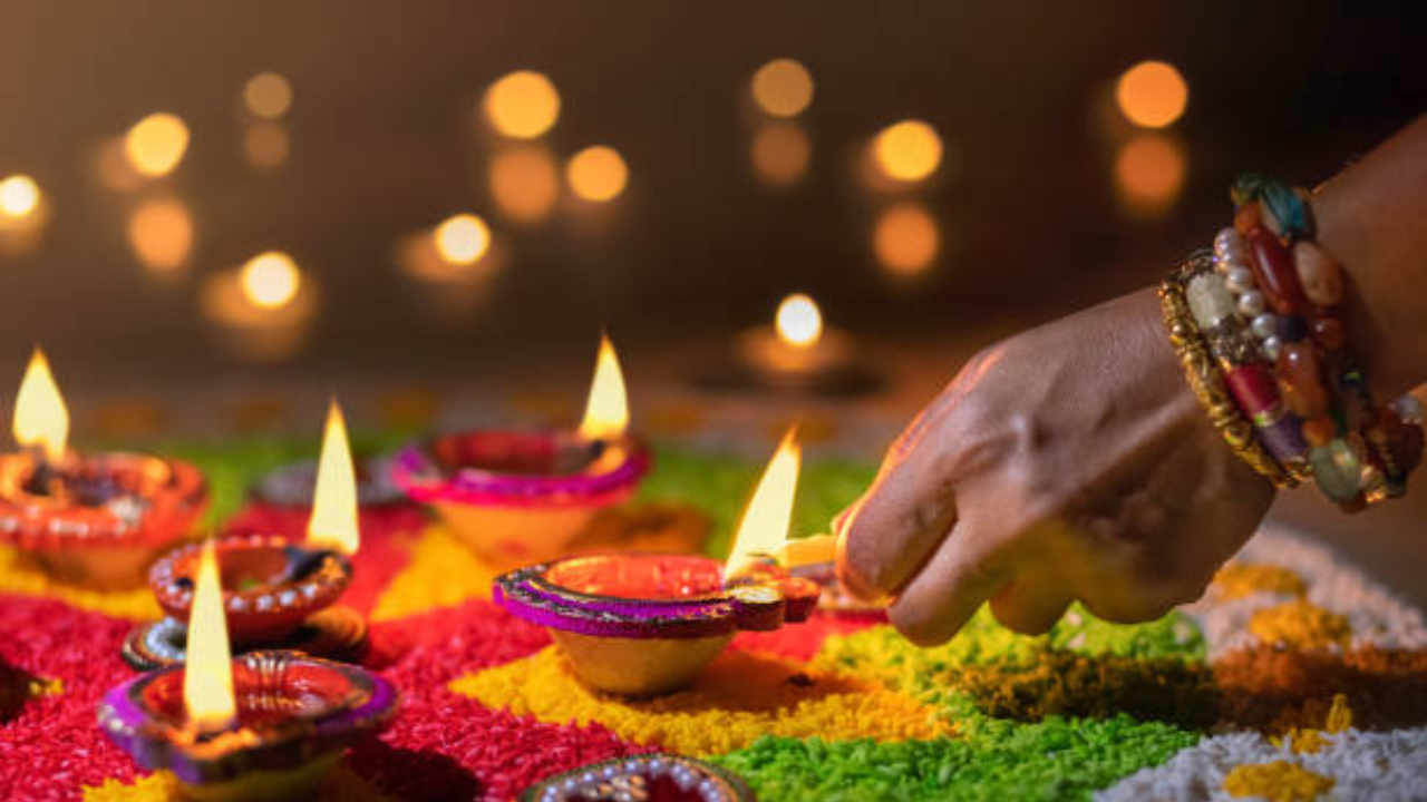 Diwali 2024 Date When Is Diwali 2024 Me Kab Hai Diwali Date And Importance In Hindi कब मनाया 1961