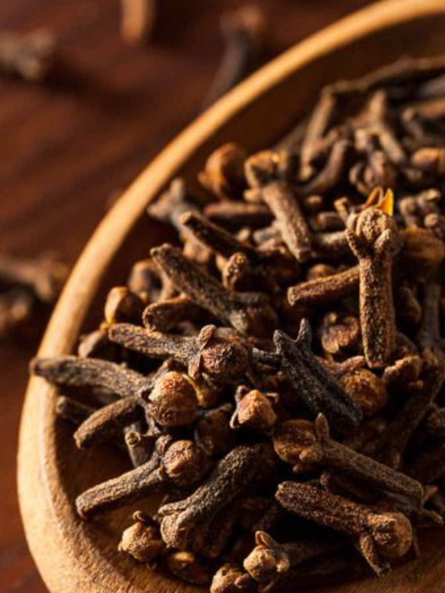 Cloves Benefits रोज सकाळी एक लवंग खा आणि 'या' समस्या दूर करा! Cloves Benefits Eat a clove