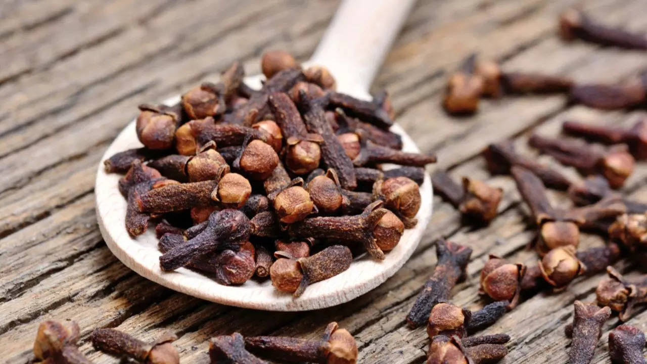 Cloves Health Benefits And Uses