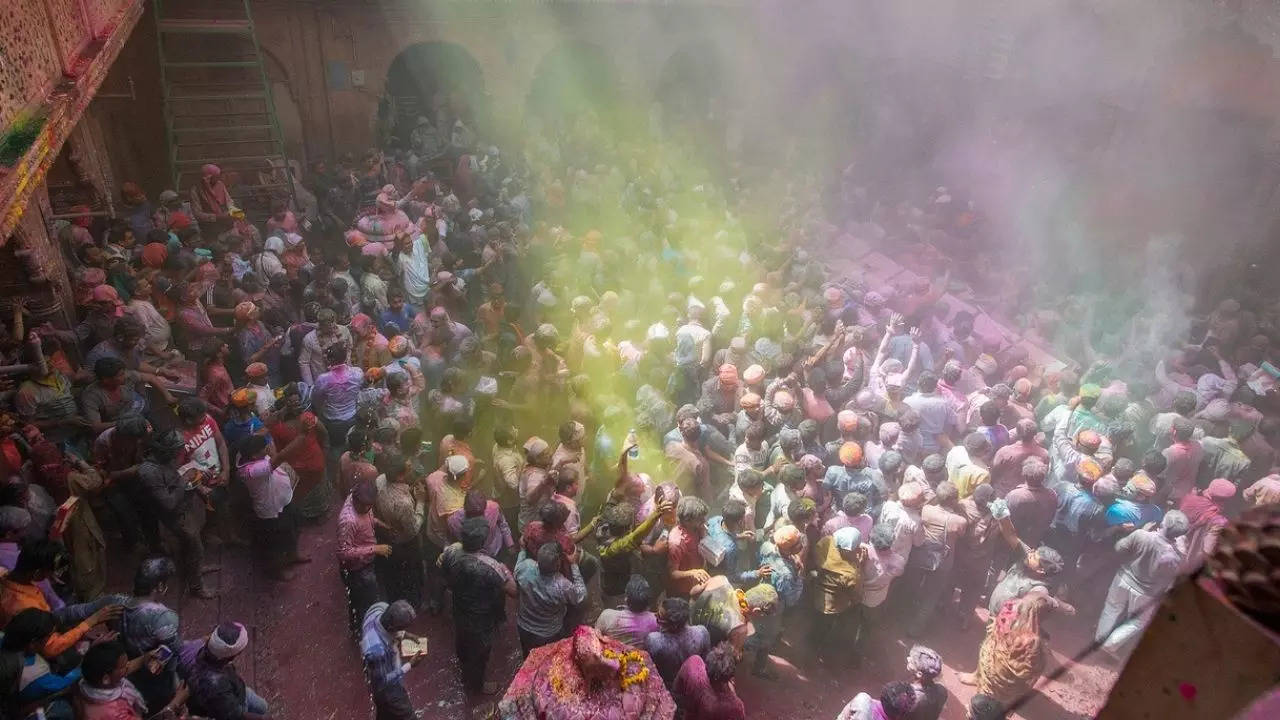 Holi in Banke Bihari Mandir