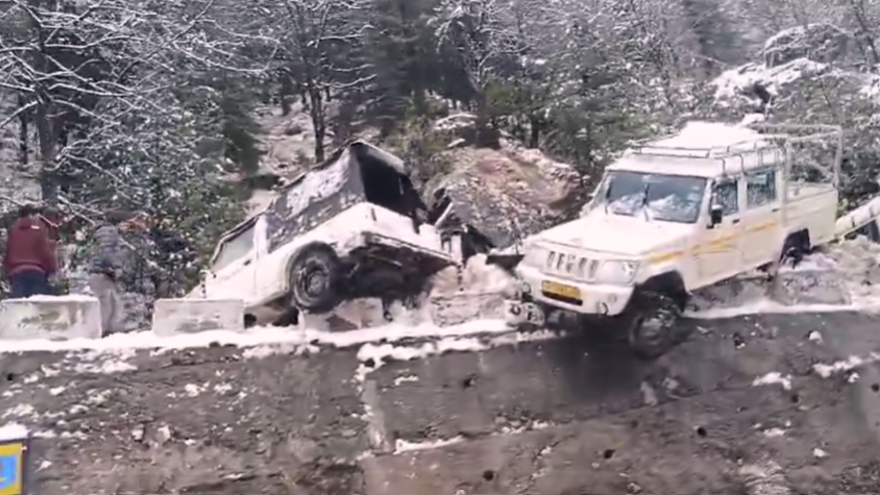 avalanche in Manali Solangnala Road