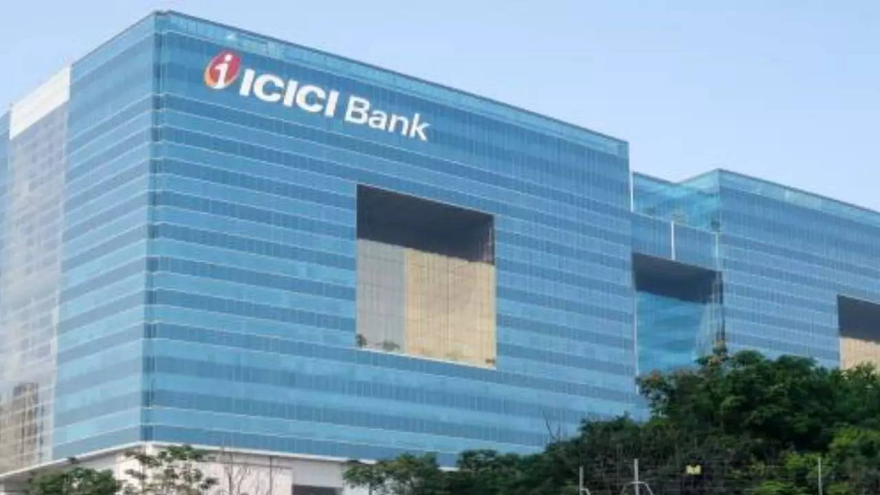 ICICI Bank Share Price Target 2024: ICICI Lombard में ₹431 करोड़ की हिस्सेदारी खरीदने के बाद बैंक पर एक्सपर्ट हुए बुलिश, जानें कितना दिया टारगेट