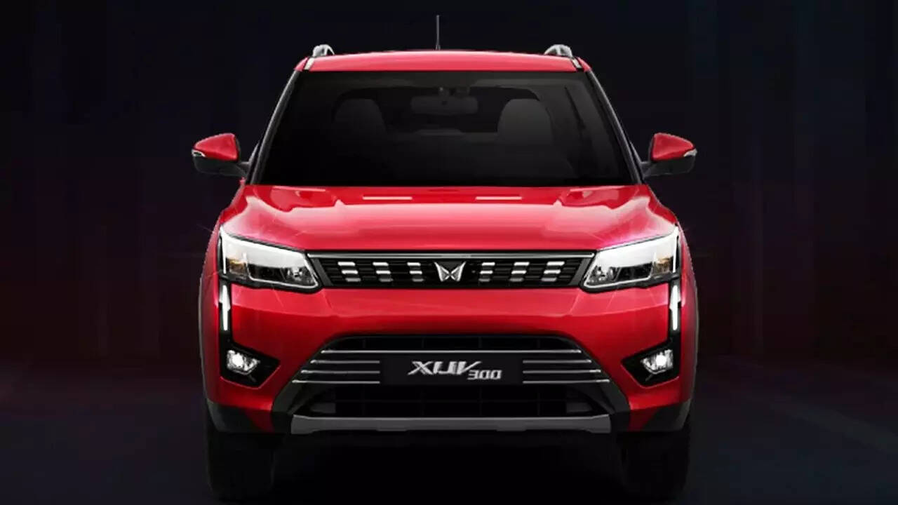 Mahindra ने रोकी XUV300 की बुकिंग, अब नहीं करना होगा फेसलिफ्ट मॉडल का