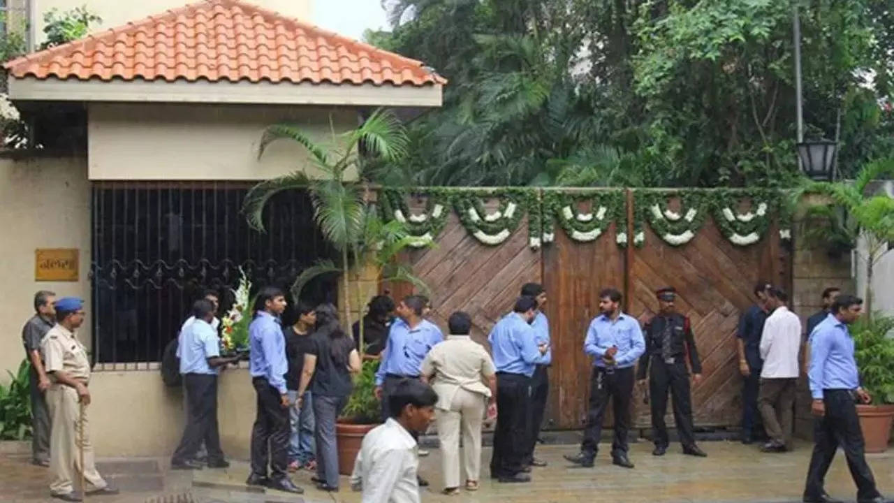 Amitabh Bachchan, Jalsa, bungalow auction next to Jalsa