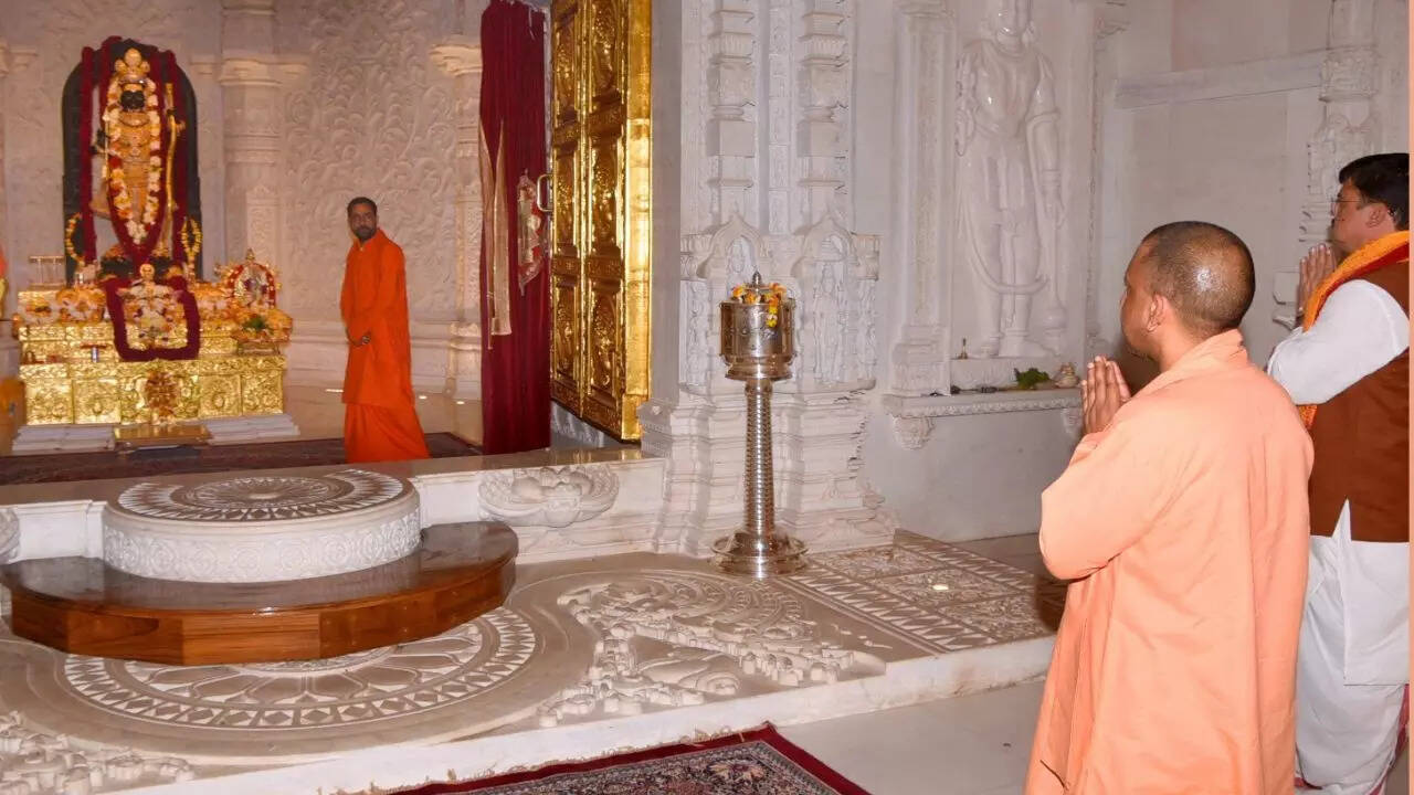 CM Yogi in ayodhya