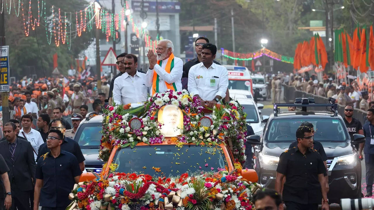 pm modi road show