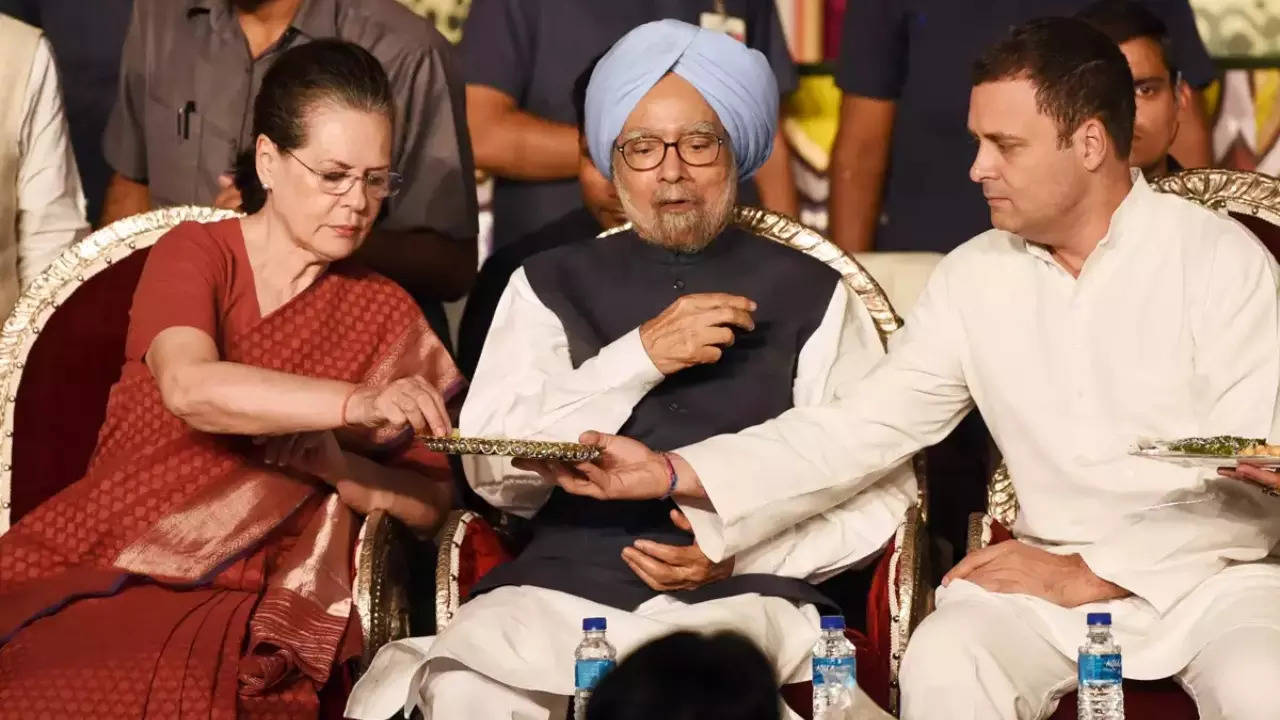 Sonia Gandhi Manmohan Singh and Rahul Gandhi