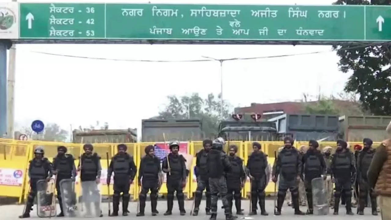 Mohali-Chandigarh Border Seal by Police