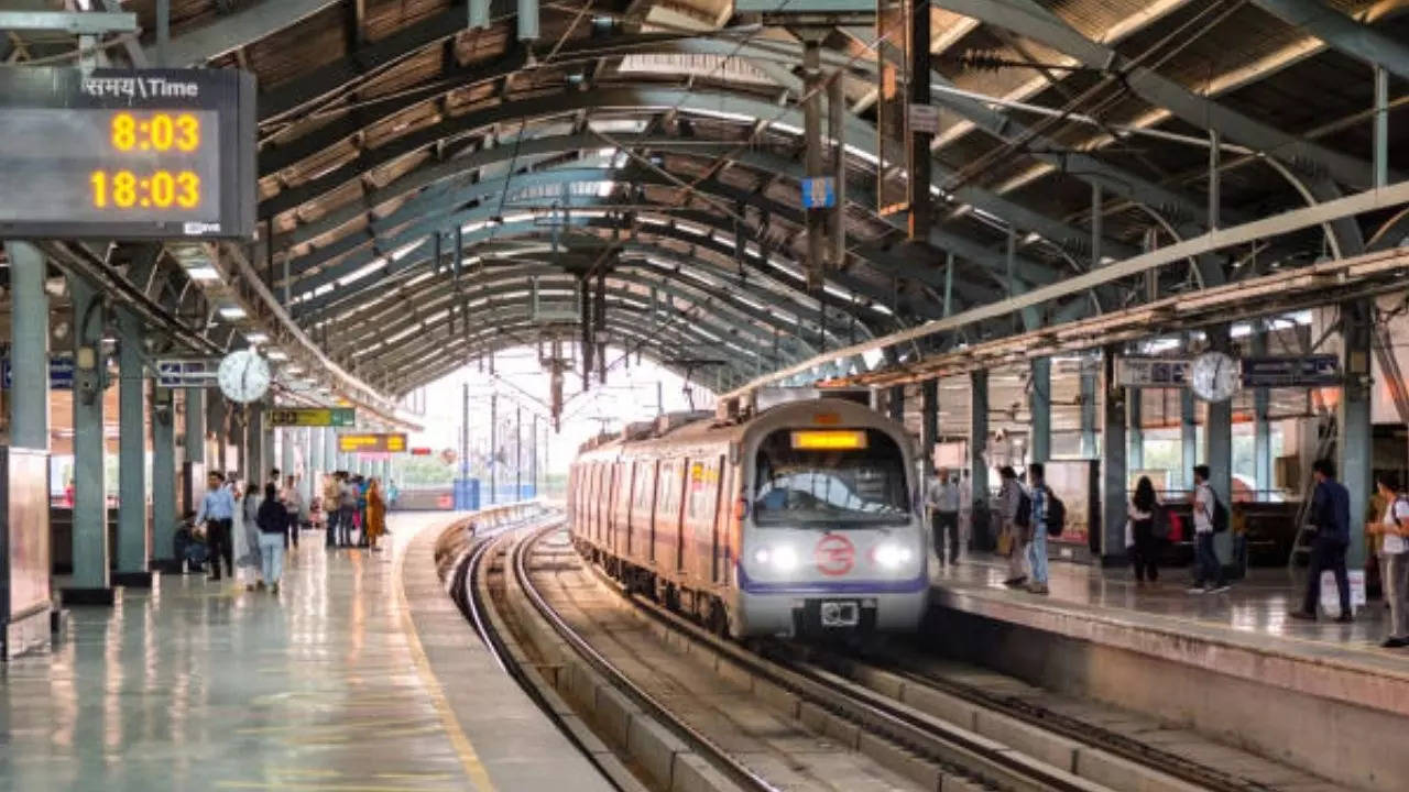 DMRC Delhi Metro Holi 2024 Train Service Timing