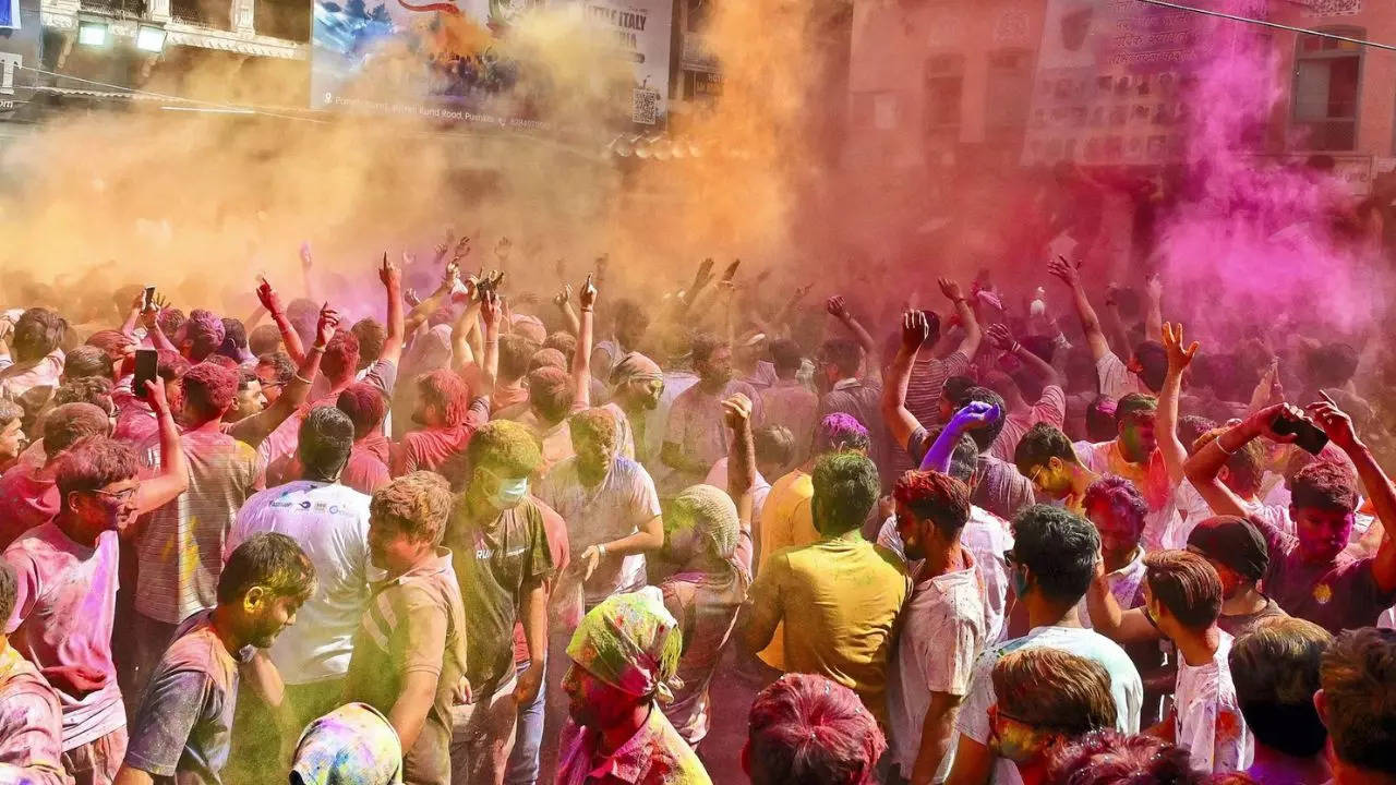 Holi 2024