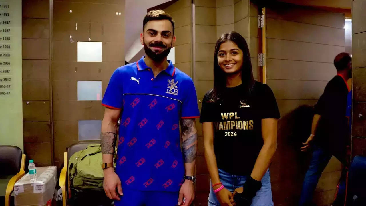 Shreyanka Patil with Virat Kohli