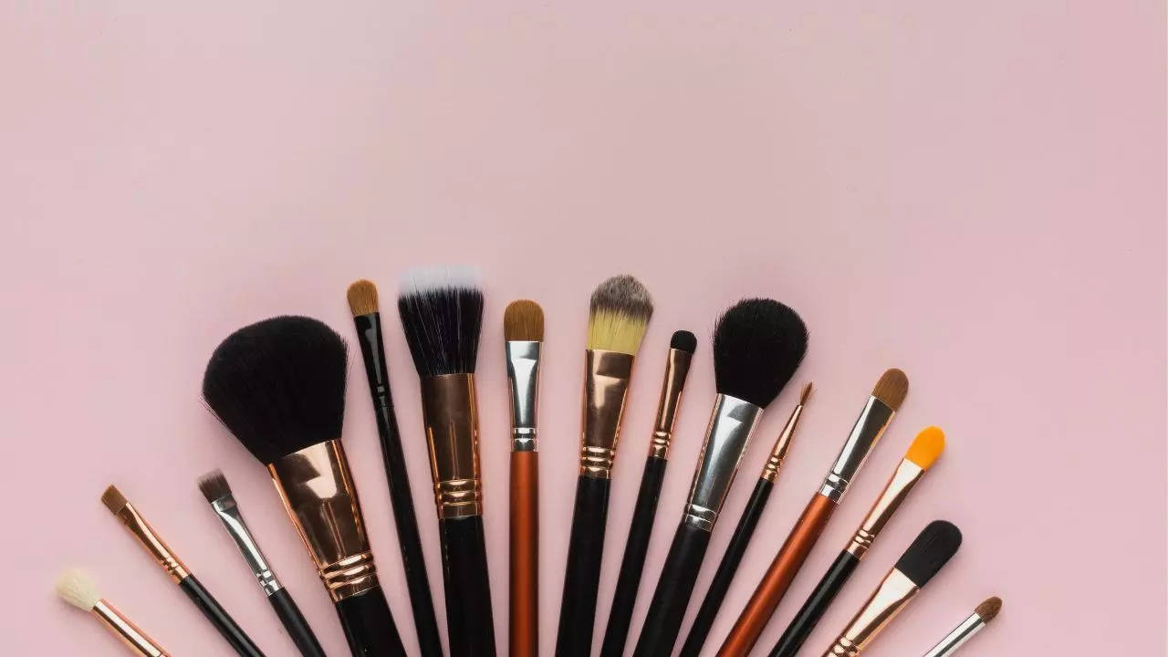 Best Makeup Brushes Set for Professionals: Achieve Airbrushed Finish