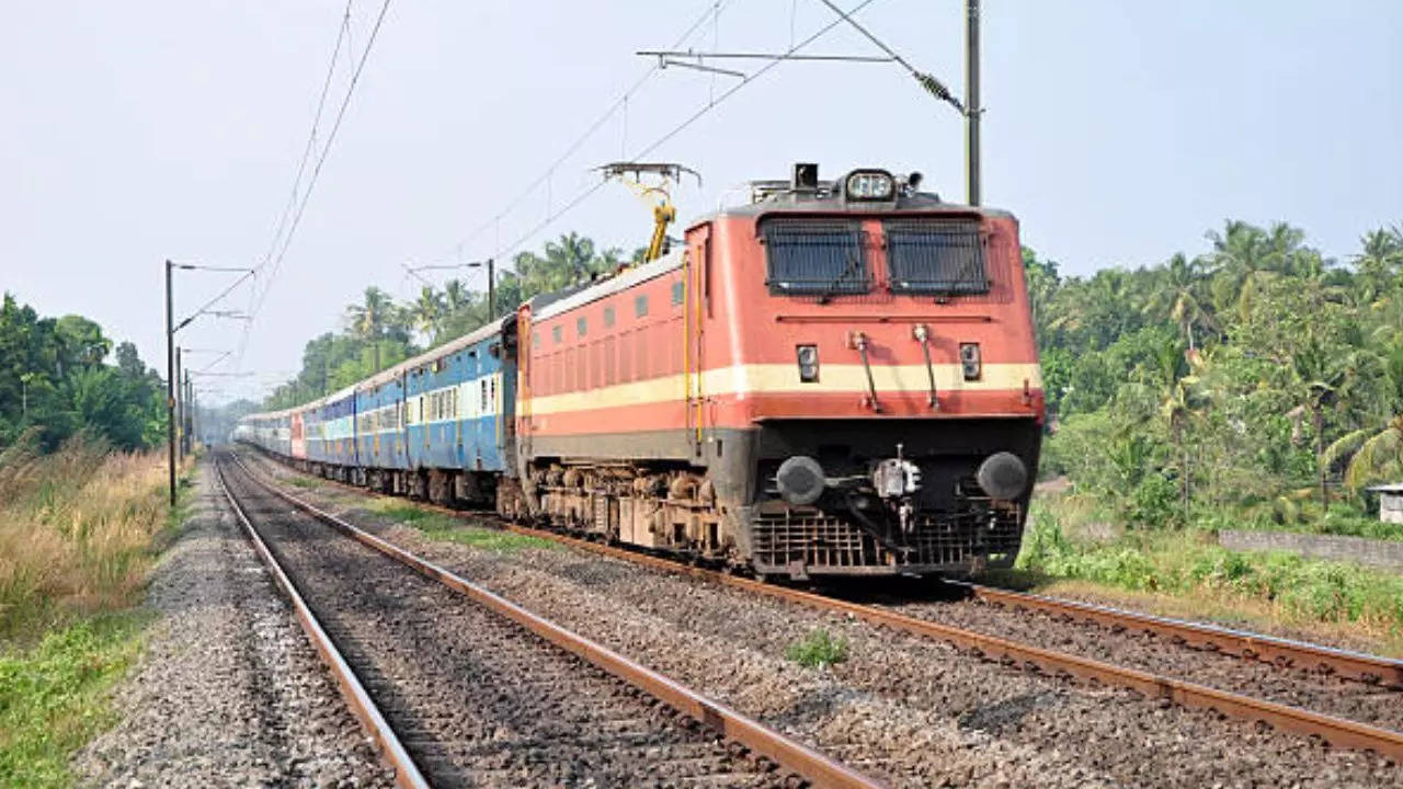 Patna to Delhi Special Train