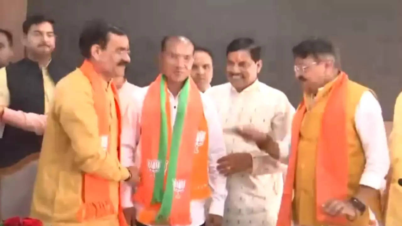 MLA Kamlesh Shah joins BJP