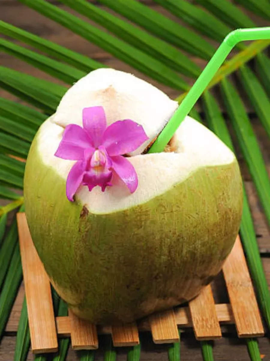 How Does Water Get Inside A Coconut Tell Than Called Genius नारियल के अंदर कहां से आता है पानी