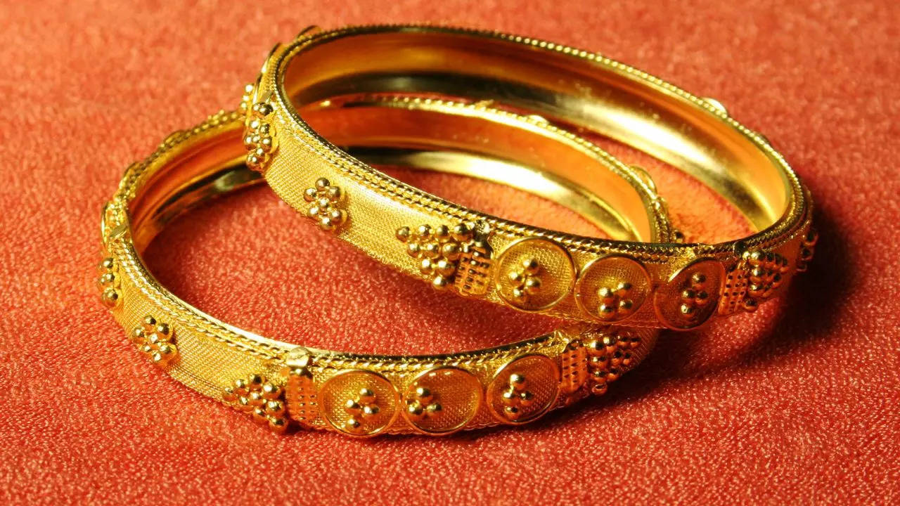 Gold,Silver Price Today 5th April 2024- Check 18, 22, 24 Carat Sone ka Bhav  Aaj Ka: सोना-चांदी खरीदने वालों के लिए राहत, घटे दाम, जानिए आपने शहर का  ताजा भाव | Times Now Navbharat