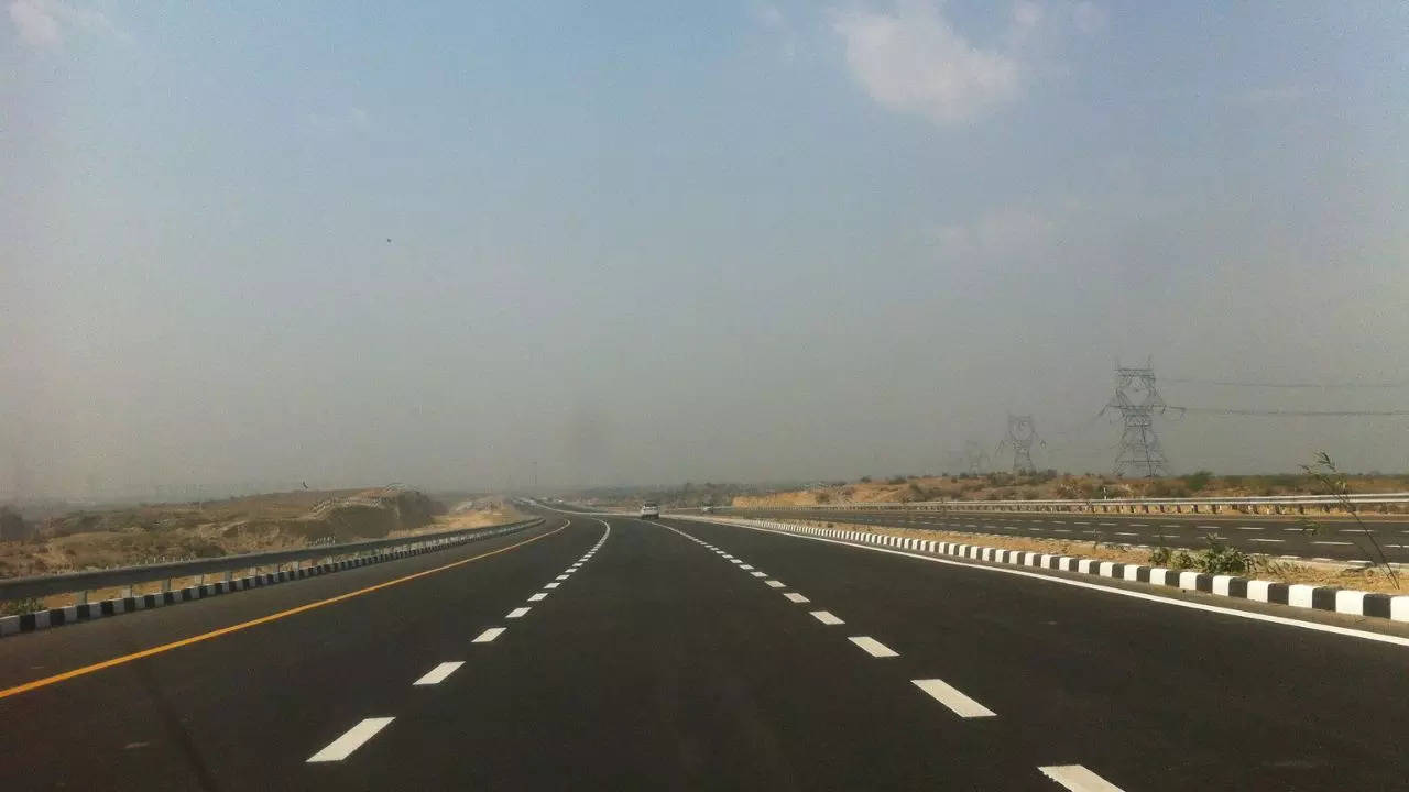 Lucknow-Agra Expressway Gagan Shakti War Exercise