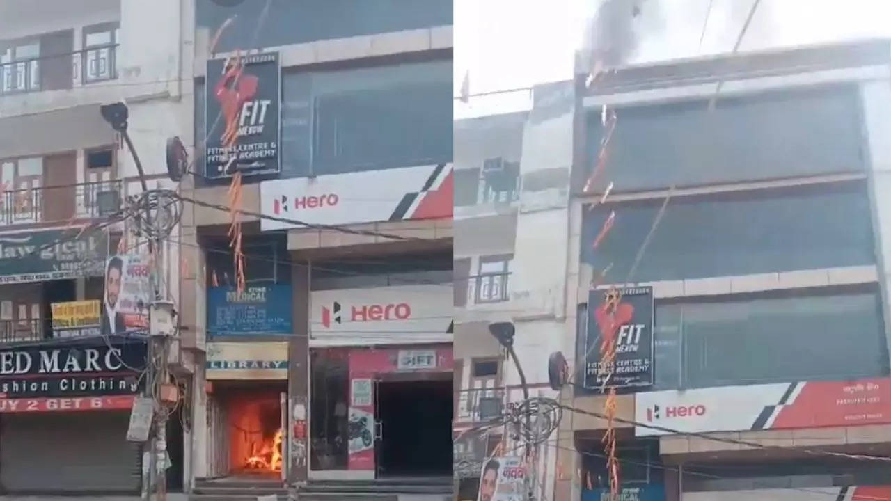 Fire broke out in four-storey commercial building in Soth Delhi